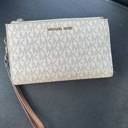Michael kors wallet