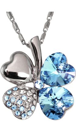Lucky clover necklace