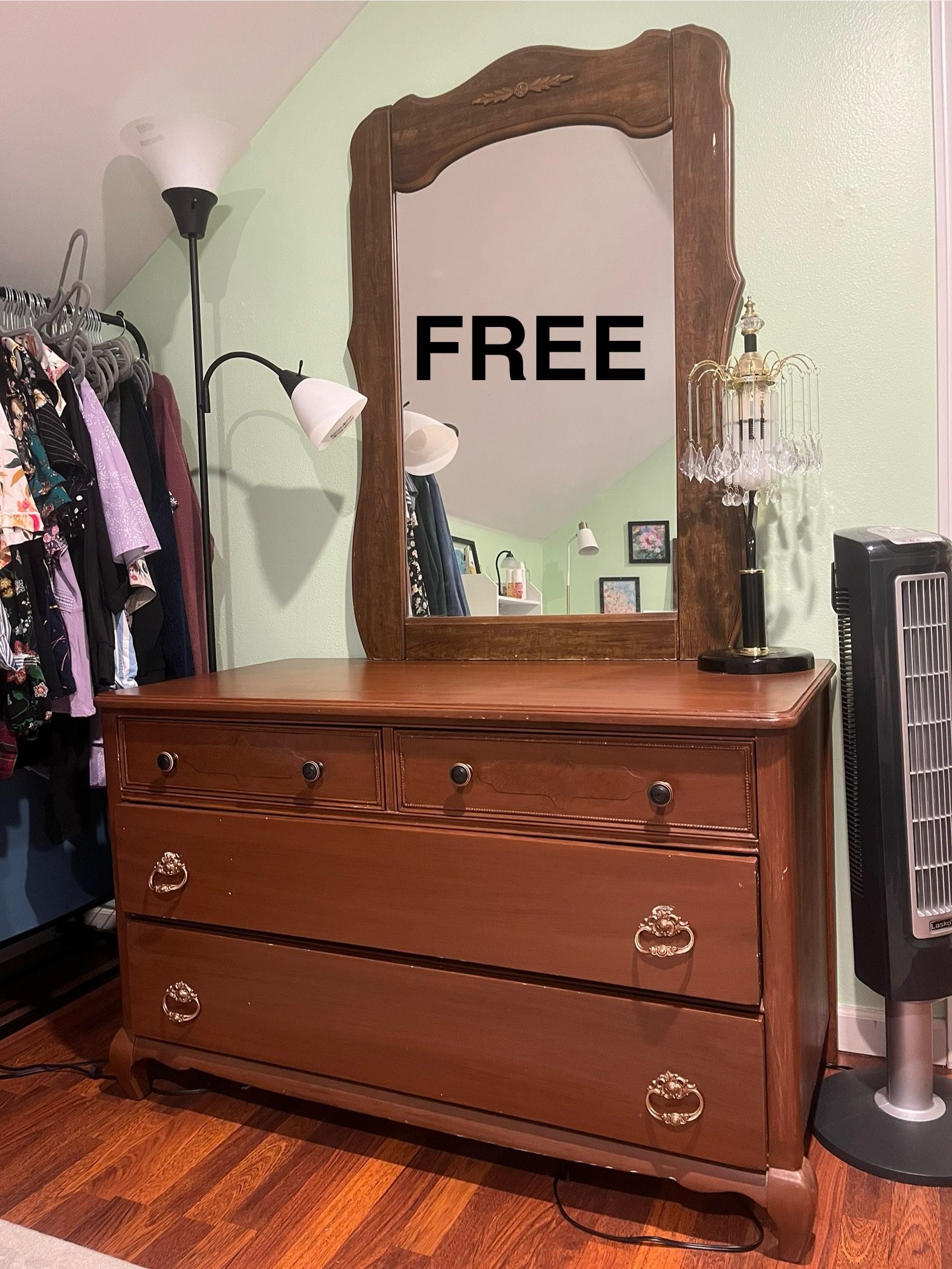 FEEE Dresser And/Or Mirror 