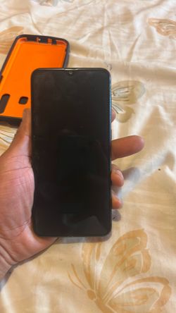 Android Smartphone with Teardrop Notch