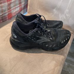 Brooks GTS
