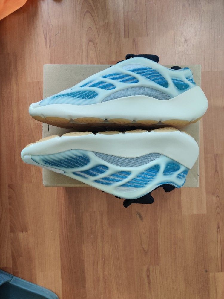 Yeezy 700 V3 Kyanite Size