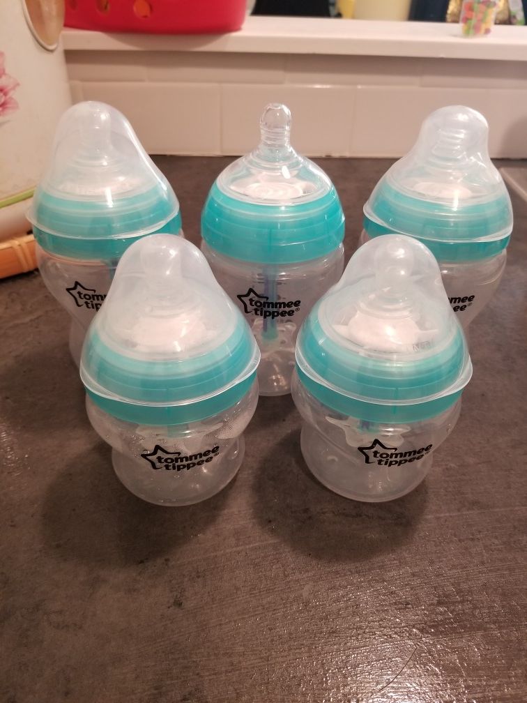 Set of tommee tippee bottles