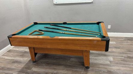 Pool table