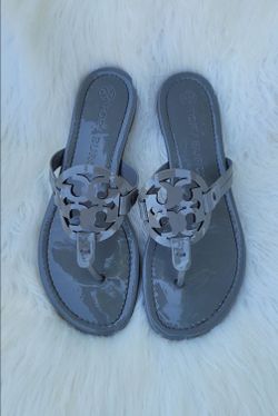 TORY BURCH Originales size 8.