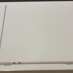 MacBook Air M2 Starlight NEW