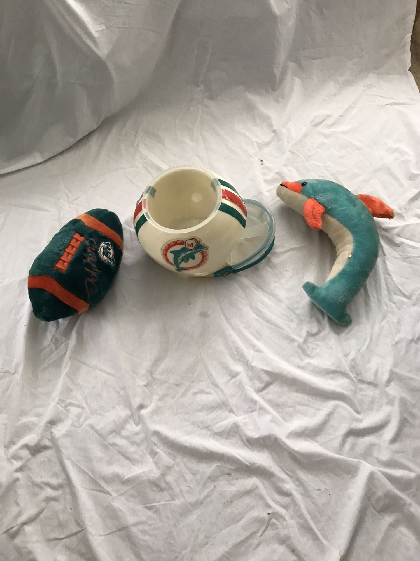 Miami Dolphin Chip & Dip ‘Football & Dolphin Toy. &10.00