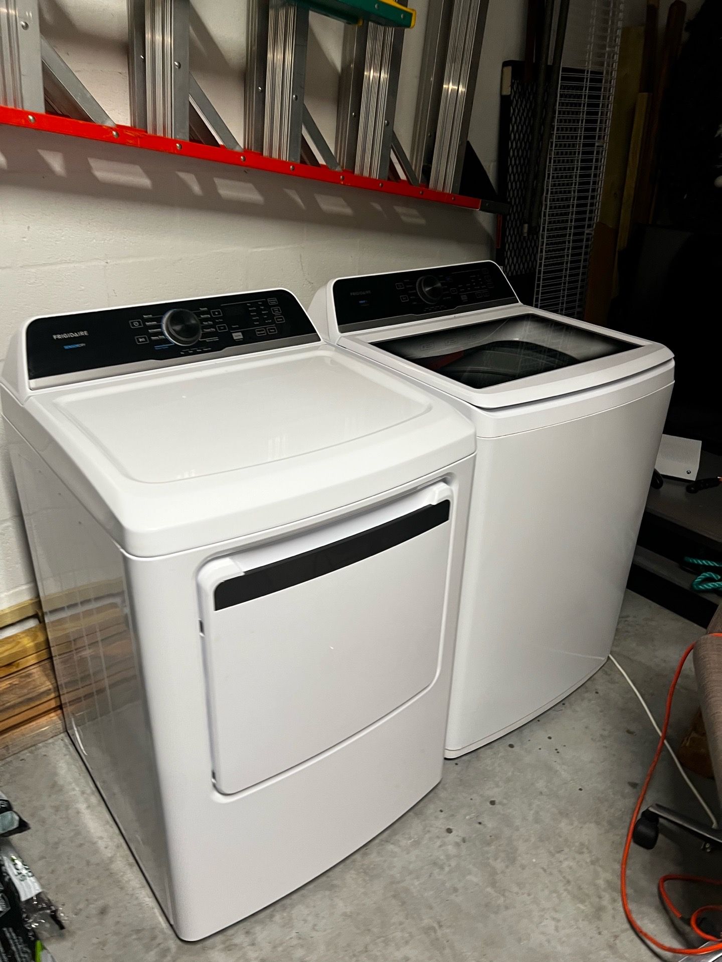 Frigidaire Washer and Dryer New