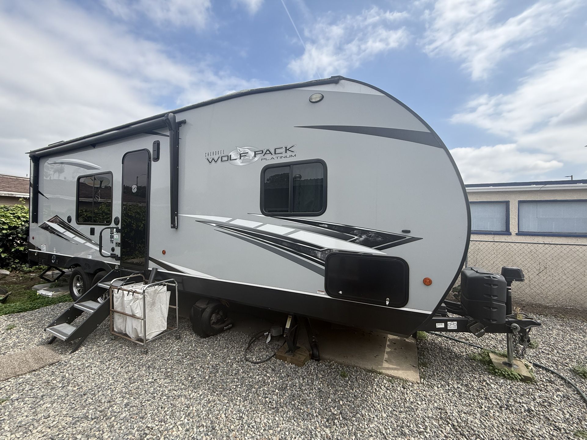 2023 Cherokee Wolf Pack Toy Hauler Platinum