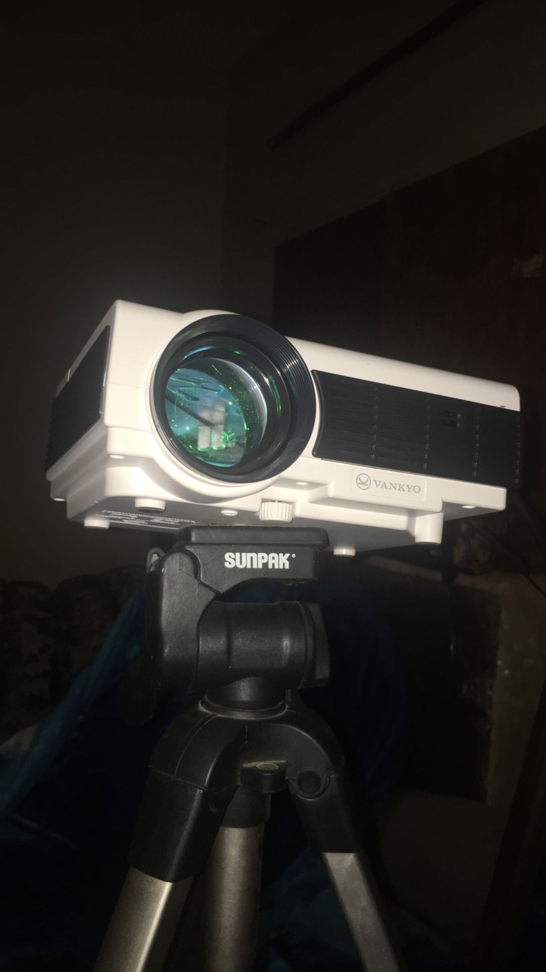Vankyo Projector With Camera Stand 