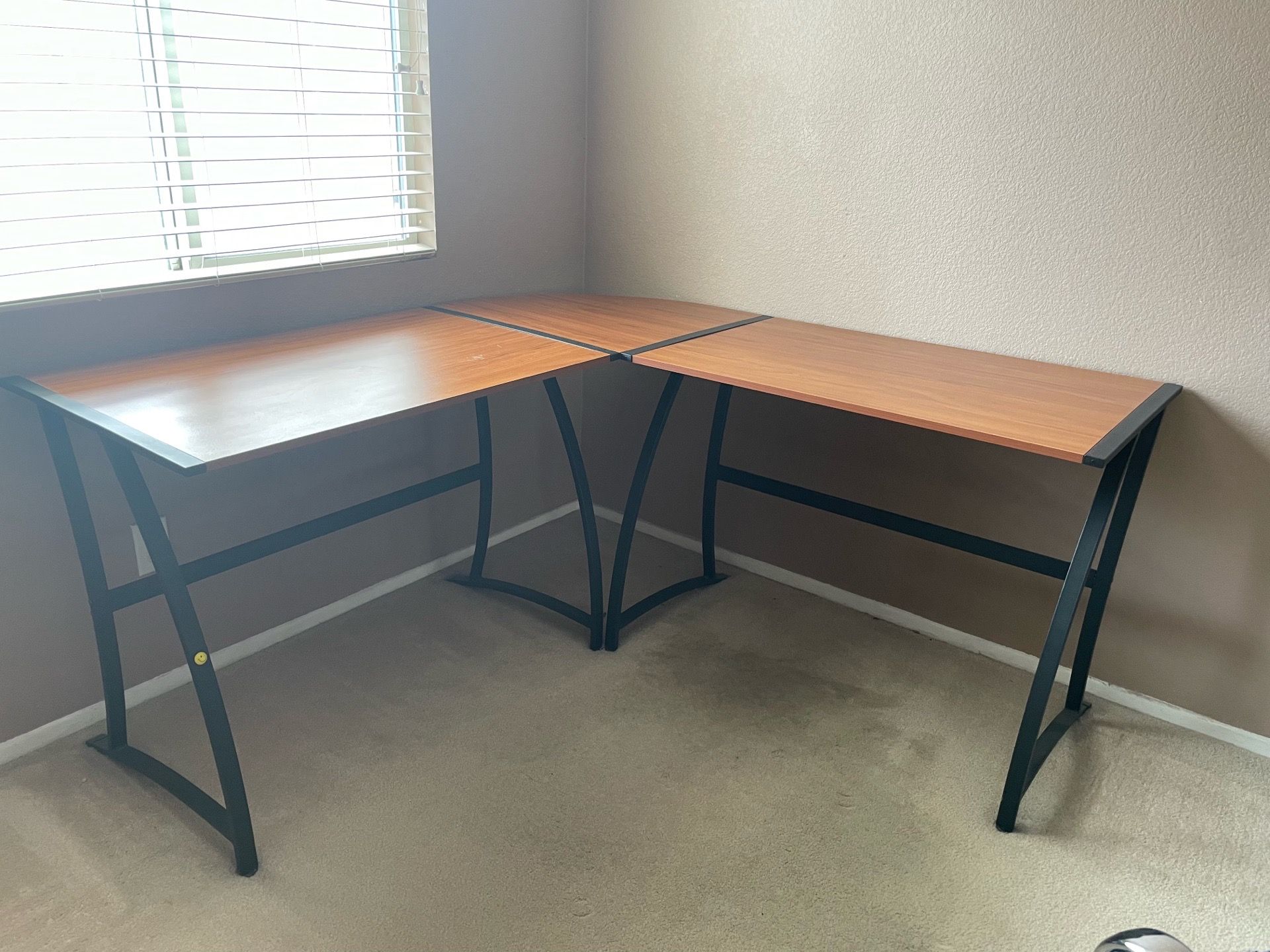 “L” student desk