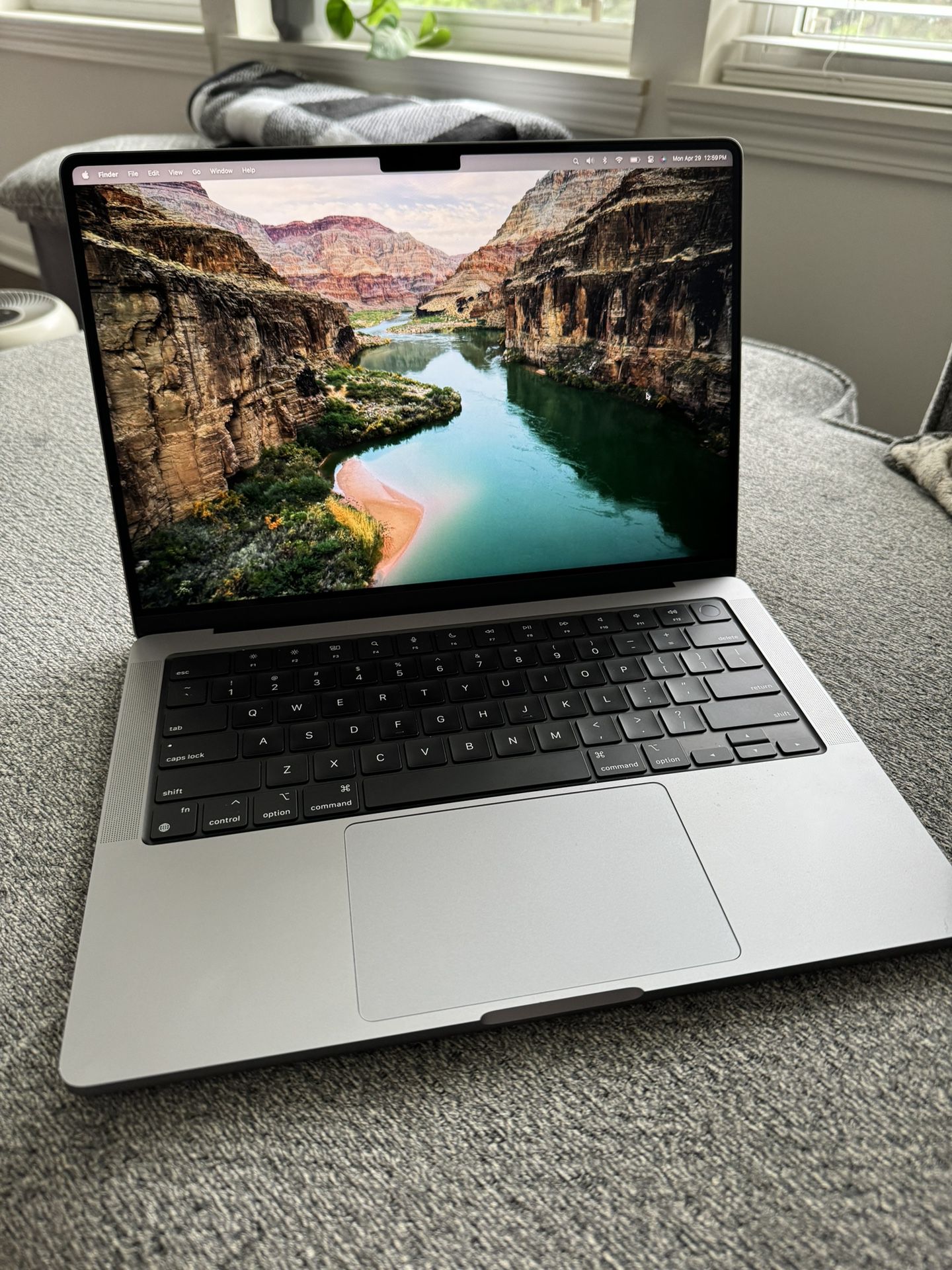 MacBook Pro 14” Space Gray M1 Pro 512GB