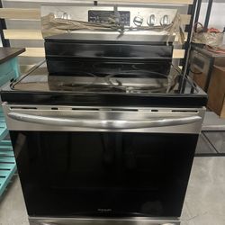 Frigidaire Electric Oven with Stovetop