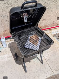 Never Used 19" Charcoal Grill
