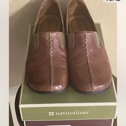 New Naturalizer Varian  Womans Saddle  Tan Flats Slip On W Elastic  Size 11 W.  