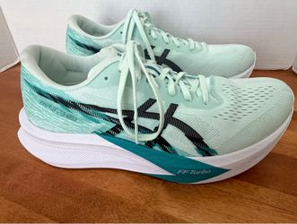 ASICS Magic Speed 4. Size 10. NWOT. Seafoam Green.