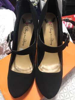 Black wedge heels size 7 1/2