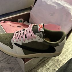 Travis Scott Medium Olive / TS Jordan 1 Low Reverse Olive Sz 10
