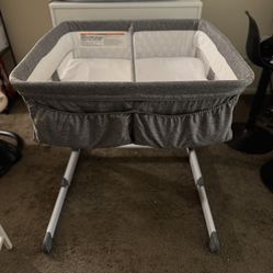 Twin Sleeper Bassinet + Organic Sheets like NEW