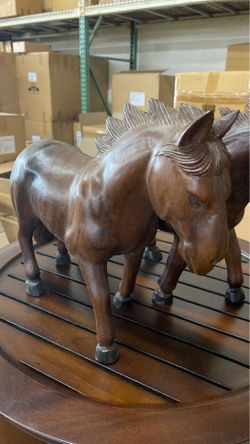Wooden Horse statue