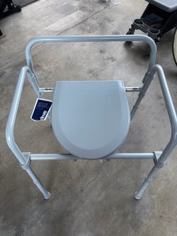 Commode Chair