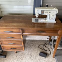 Singer Stylist Zig Zag Sewing Machine