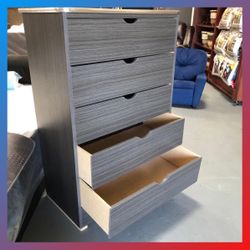 5 drawers dresser / Five drawers dresser