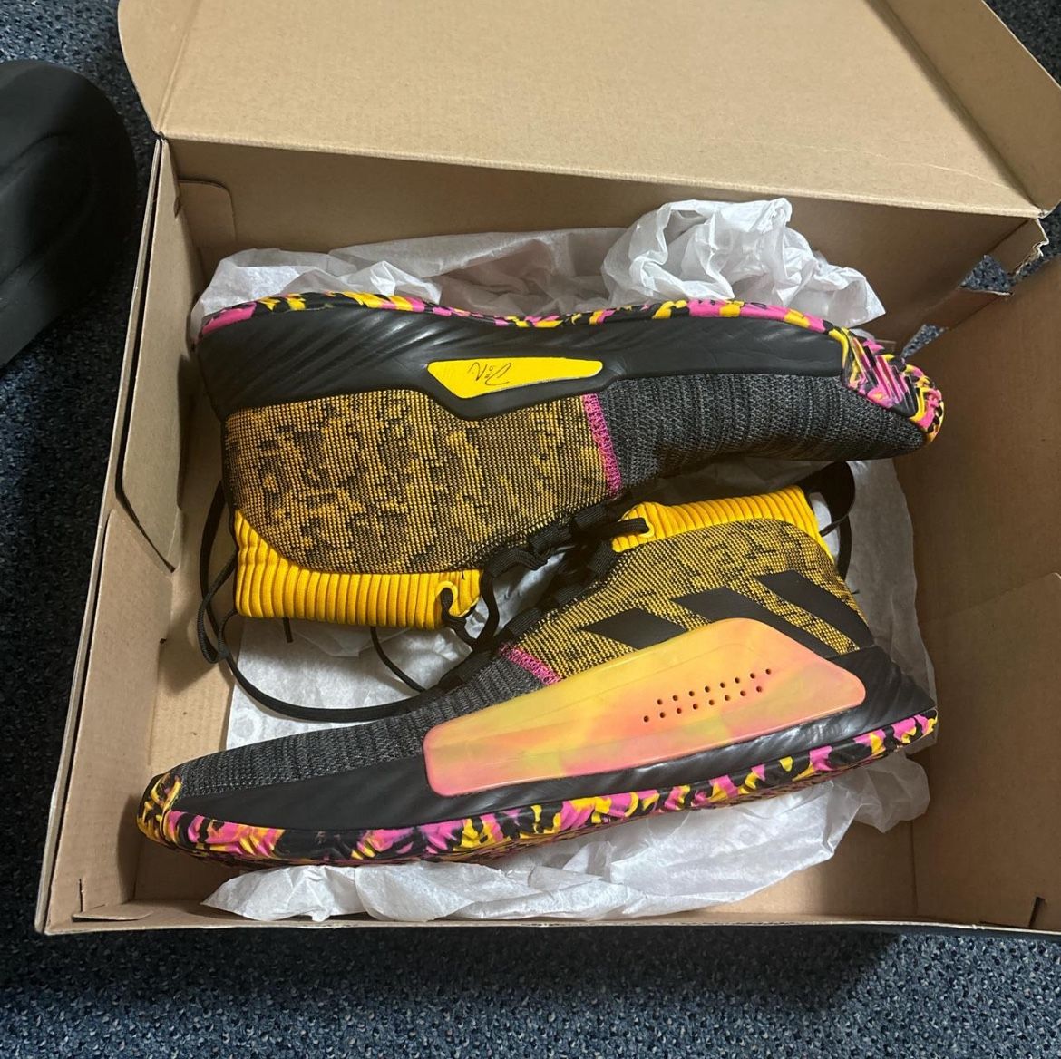 Adidas Dame 6