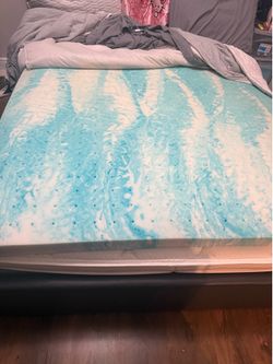 Queen mattress topper