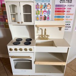 Play Kitchen 