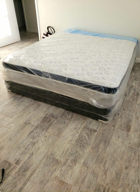 NEW QUEEN PLUSH PILLOW TOP MATTRESS. Bed frame is not available. Take it home same day 👍