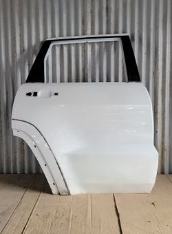 2011-2022 Jeep Grand Cherokee Rear Door Shell Passenger Right Side OEM
