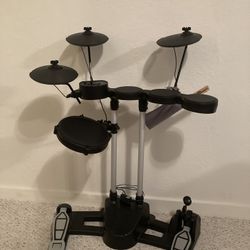 Simmons Drum Set- Like New!