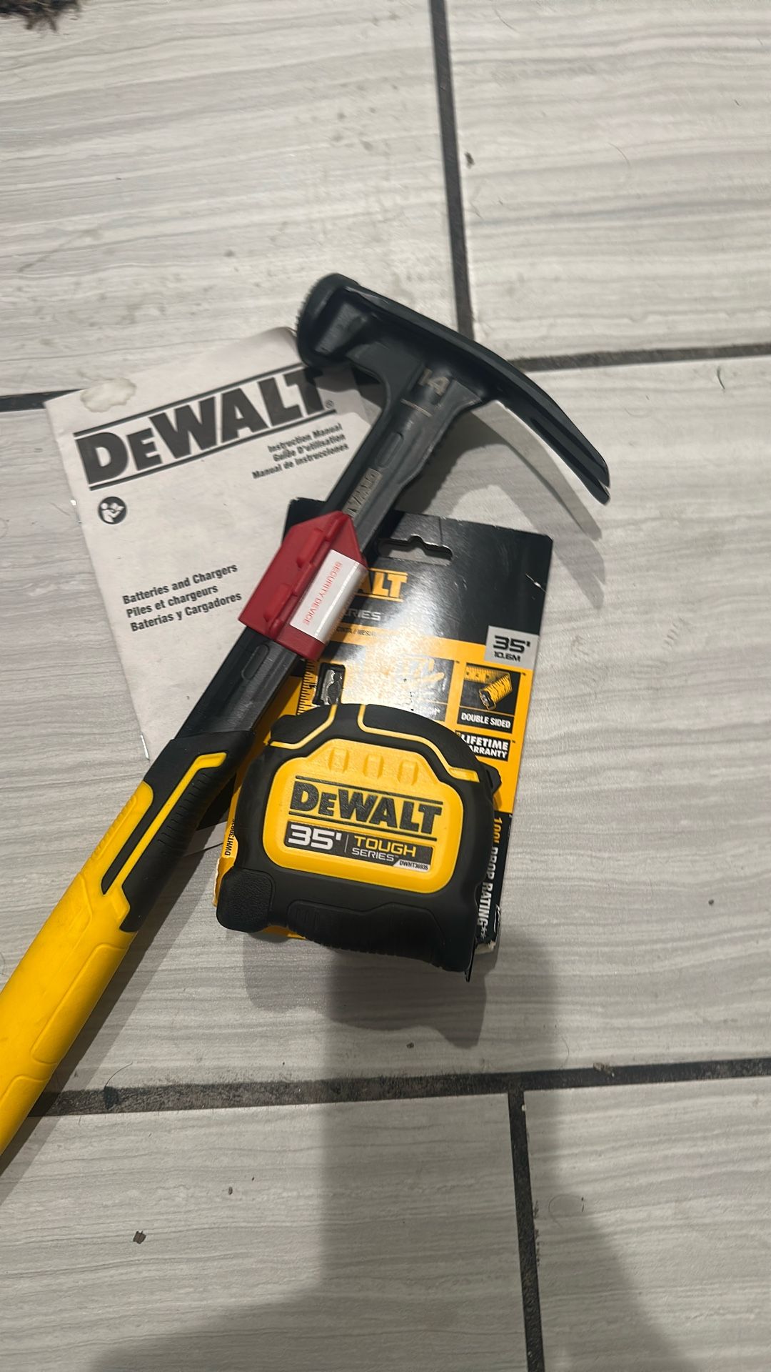 Hammer  Dewalt  14 Oz  And  Tape  Measure  Brand  New 