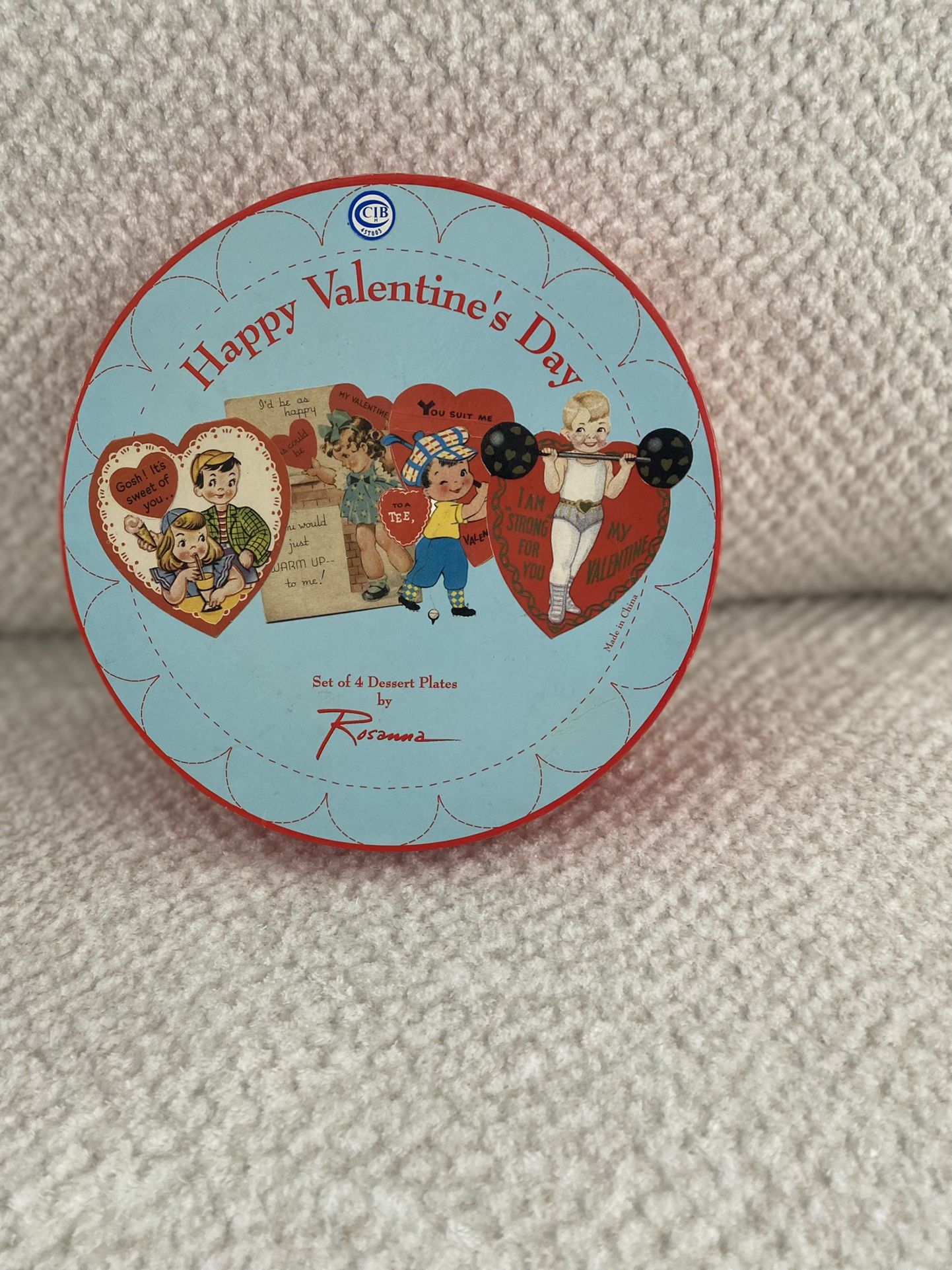 DECORATIVE VALENTINE’S DAY PLATES