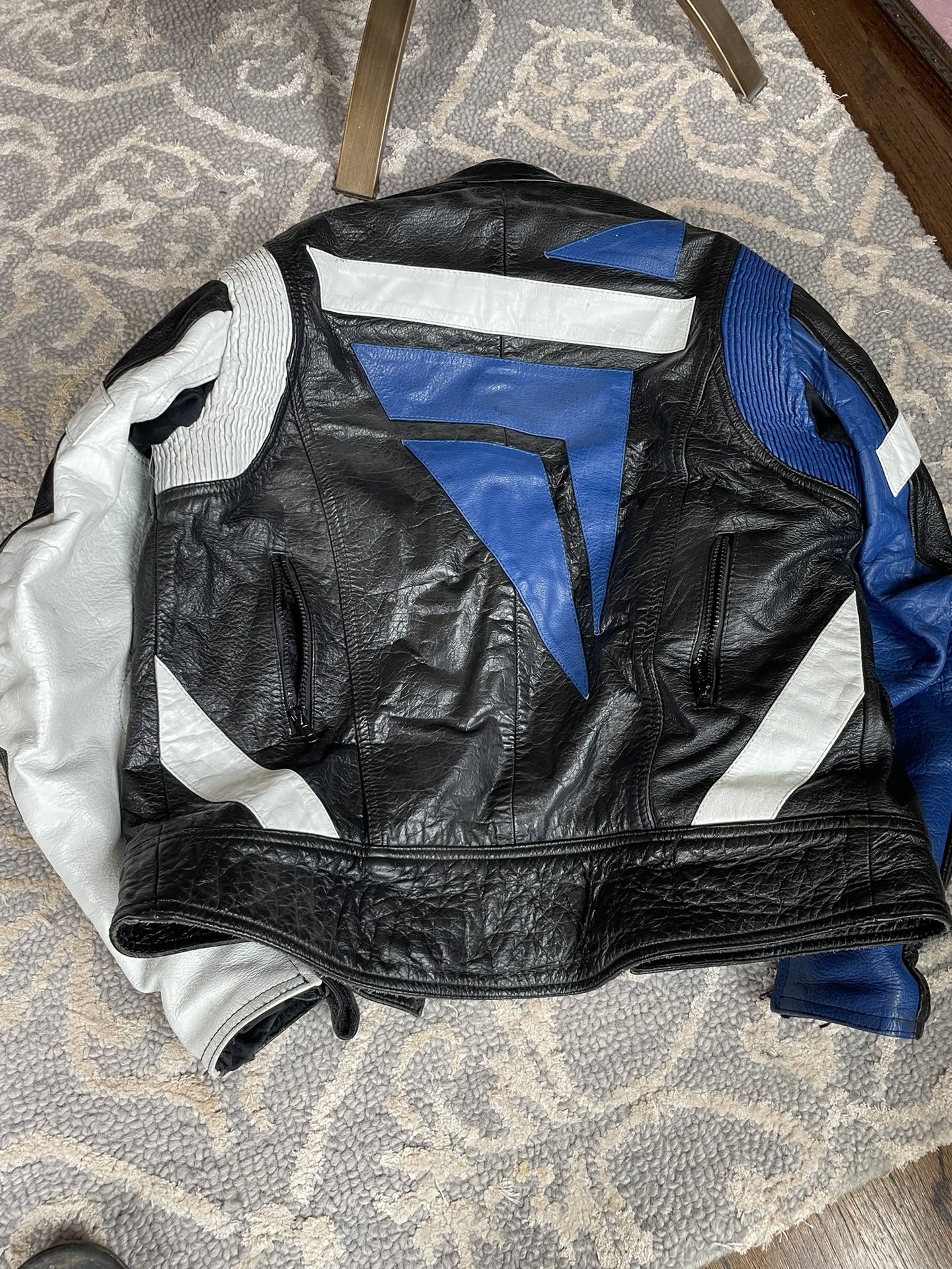 Rarely used Top gear all leather bike jacket for sale.. size 44, it is in good condition, no scratches or scars
