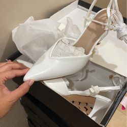 Women’s Pointed White Heel Tie Up The Leg
