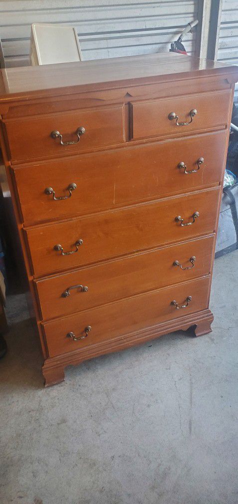 Vintage Solid Maple 6 drawer dresser