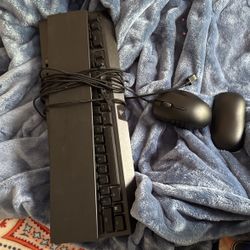 Black Widow Keyboard With A Razor Mouse 