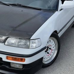 Carbon fiber hood For a 1990 CRX