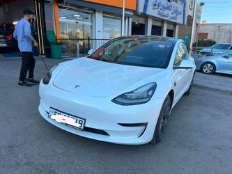 CLEAN Tesla Model 3 - White - Autopilot