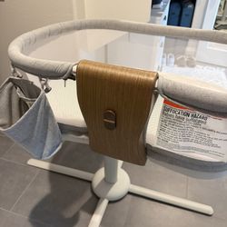 HALO Bassinest Swivel Sleeper Luxe