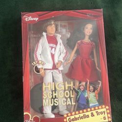  Dolls 