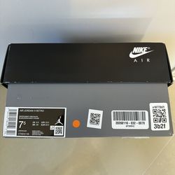 Air Jordan 11 Retro White/Varsity Red 7.5