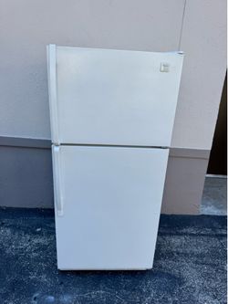 Refrigerator Good condition everything works fine