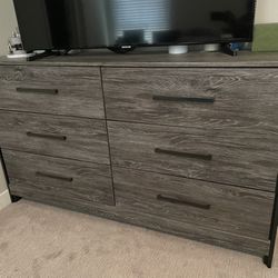 6 Drawer Dresser In Modern Grey