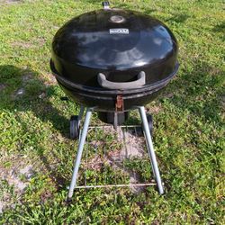 Mr. Bar-B-Q Charcoal Kettle Grill 22 Inch