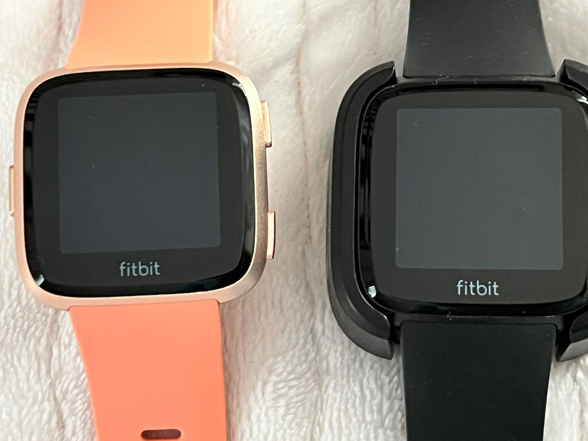Fitbit Versa FB504