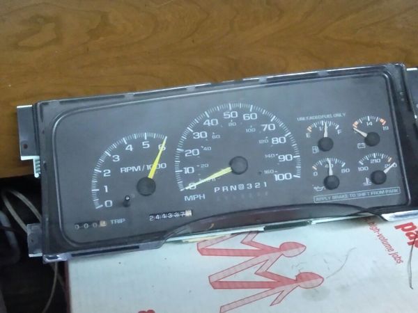 19982000 Chevy Silverado C1500 Instrument Cluster for Sale in Spring