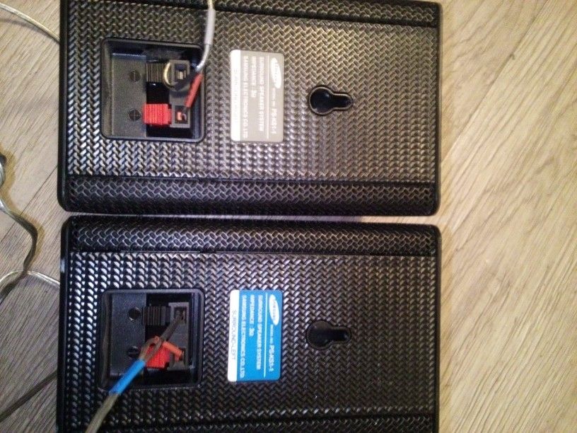 Samsung SWA8000S 80W Wireless Surround Rear Speaker Kit W/ 2 SPEAKERS